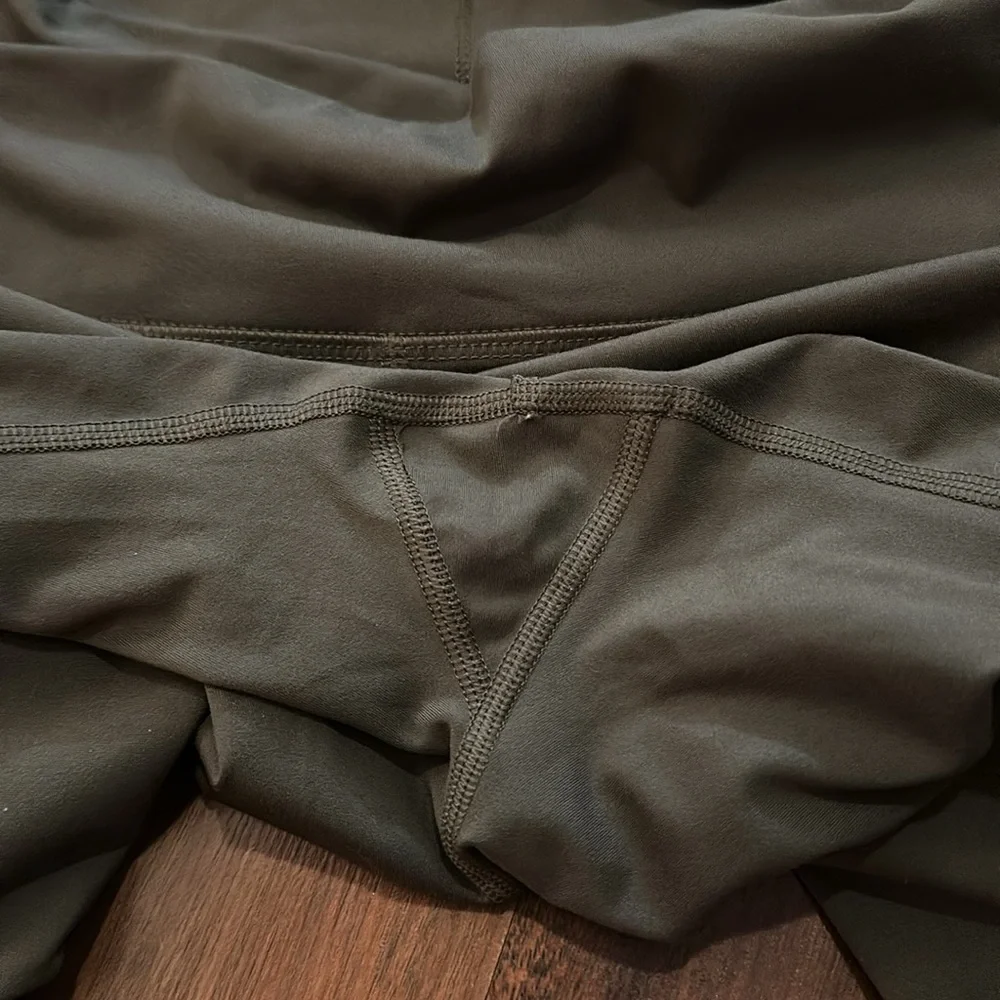 Nike Army Green Crossbody Mid Rise Waist Leggings Size Lg Workout, Activewear - Picture 11 of 11